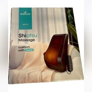Shiatsu massage cushion with heat